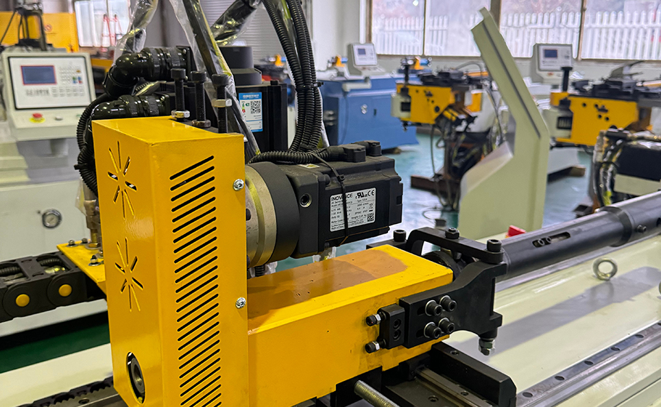 Potpuno automatski CNC stroj za savijanje cijevi serije SS Potpuno automatski CNC stroj za savijanje cijevi serije SS