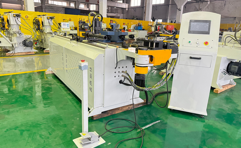 Potpuno automatski CNC stroj za savijanje cijevi serije SS Potpuno automatski CNC stroj za savijanje cijevi serije SS