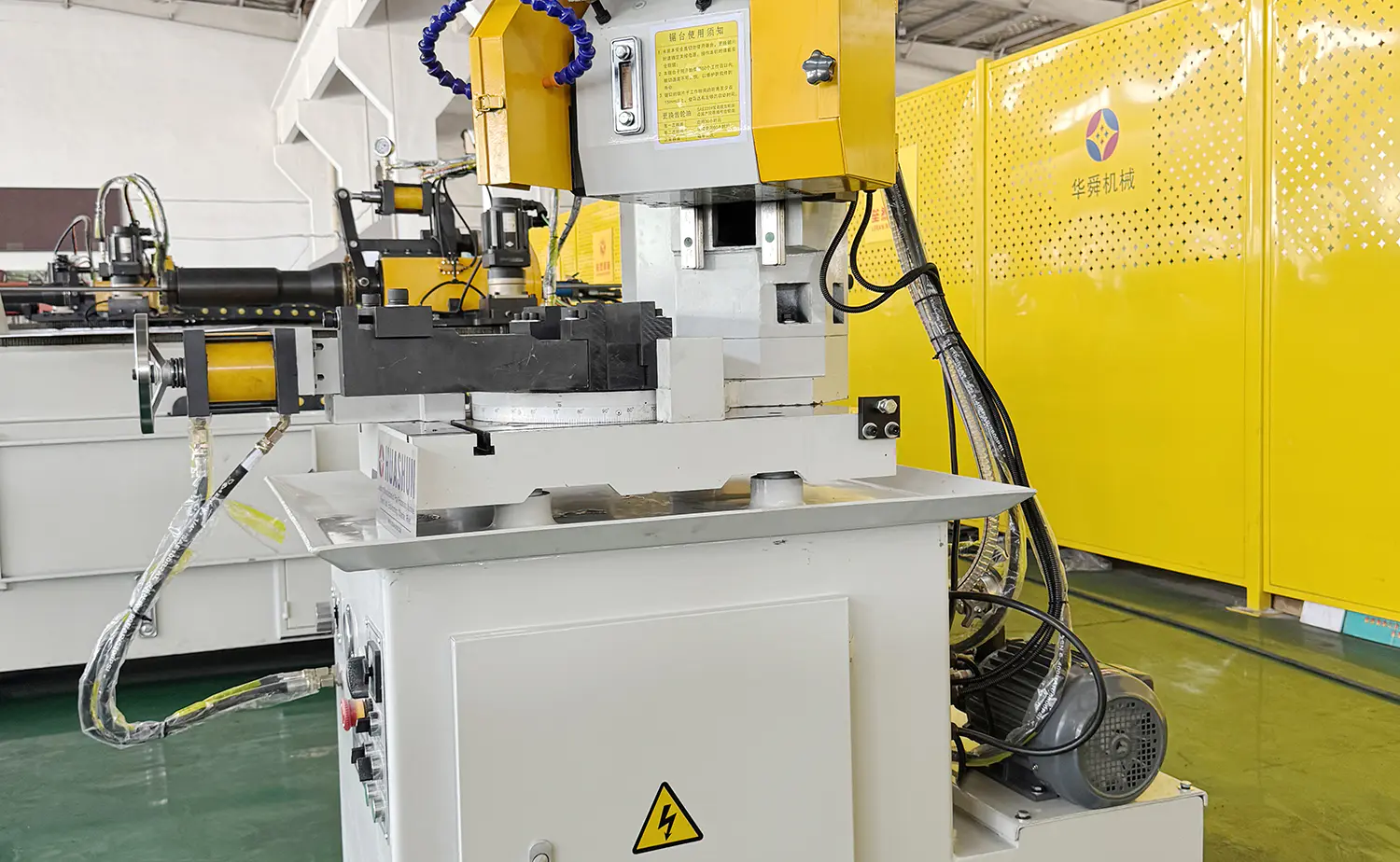 Poluautomatska hidraulična metalna kružna pila serije V