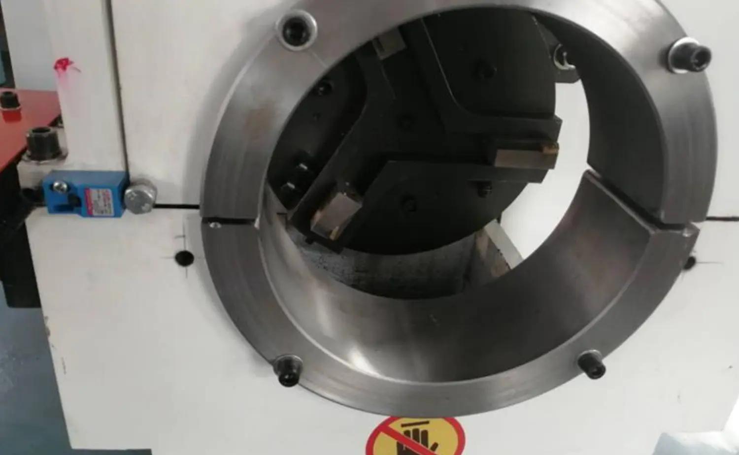 Stroj za skidanje skošenja cijevi s jednom glavom serije EF PV2 za metalne cijevi Stroj za skidanje skošenja cijevi s jednom glavom serije EF PV2 za metalne cijevi