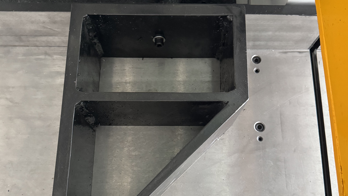 ESH horizontalni poluautomatski stroj za rezanje aluminija